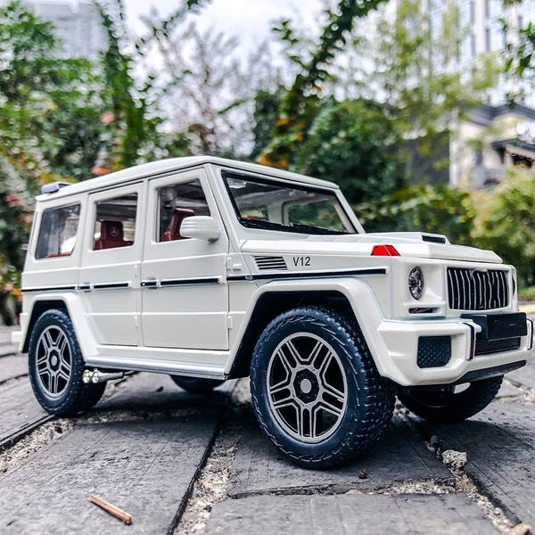 Mercedes G65 AMG Resembling Metal Die Cast Car - 1:32 Scale - White