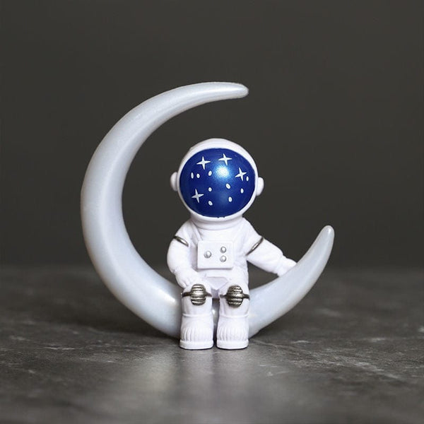 Funky Space Astronaut On Moon Figures Set Of 4 - Height 10cm